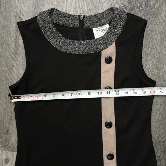 J Taylor - ADORABLE 🥰 Mixed Media Dress w/Faux Belt Buckle /Buttons- Size 4 - Picture 5 of 14